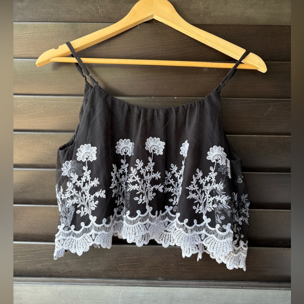 Forever 21 black sheer crop tank white embroidered flowers adjusta straps
